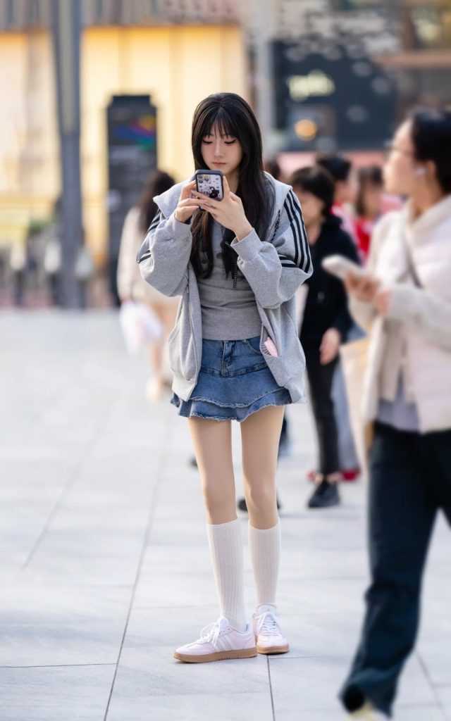 城市生活人物配图